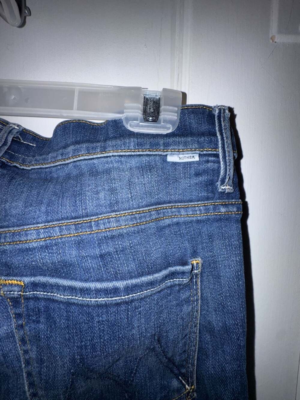 MOTHER The Weekender Fray Jeans Size 28 - Picture 3 of 8